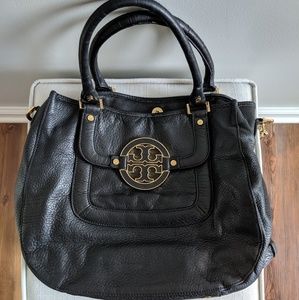 Tory Burch Amanda Hobo in Black